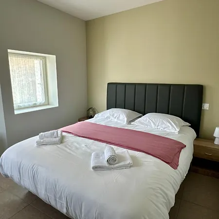 度假居 Du Puits Olivier 10 Personne Chaleureux 3 Etoiles *